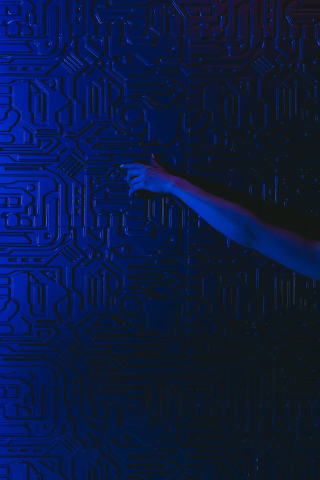 Software testing for complex systems: challenges and effective strategies